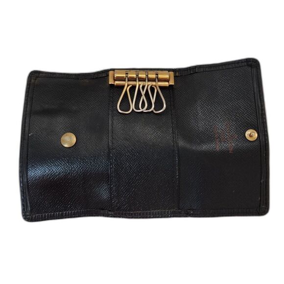 Louis Vuitton LV Black Epi Keyholder - Picture 5 of 10
